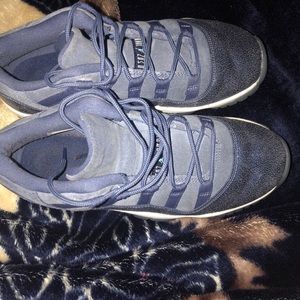 Low Retro Blue Moon 11s